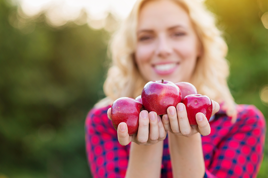 Apple-Season-is-here-Celebrate-with-Nutritional-Supplements-pipingrock-closetsamples.png