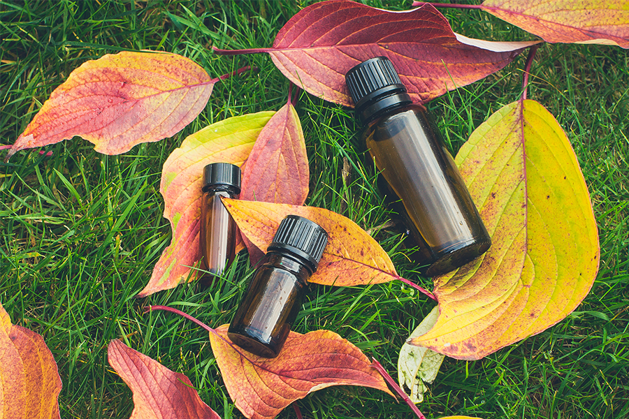 Kickoff Fall With These 4 Festive Essential Oil Blends pipingrock closetsamples